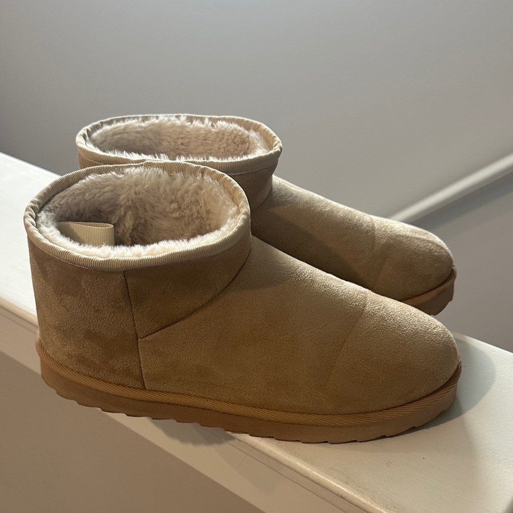 Primark Cream Fuzzy Lined short boots size 10